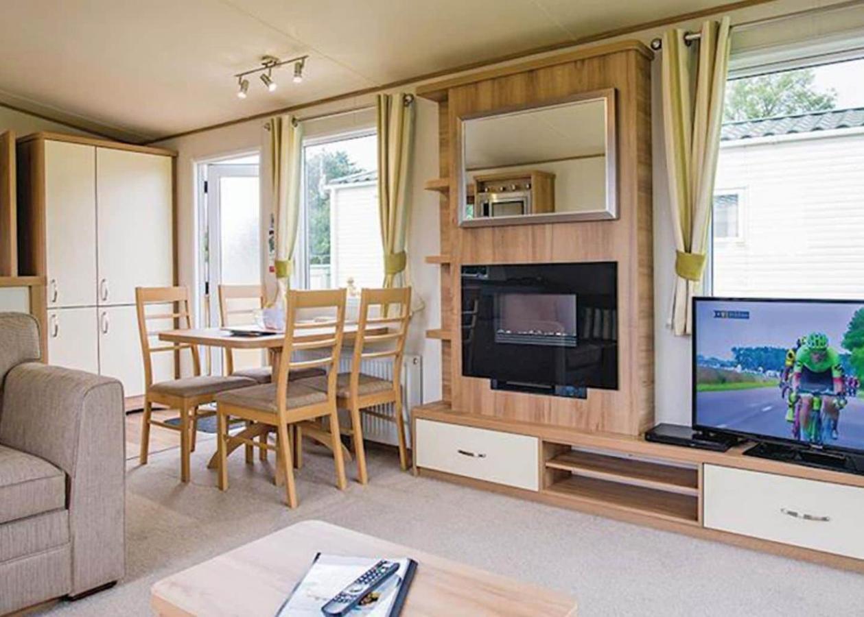Ocean Heights Holiday Park New Quay  Eksteriør billede